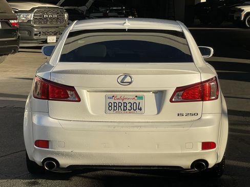 Used 2011 Lexus IS 250 w/ Premium Pkg Value Edition RWD image 4