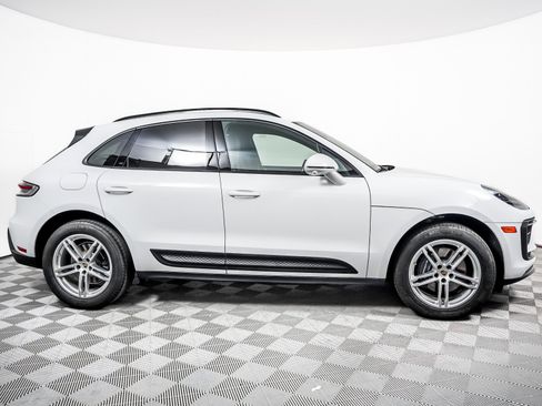 Certified 2026 Porsche Macan AWD/4WD image 9