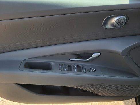 New 2026 Hyundai Elantra SE image 11