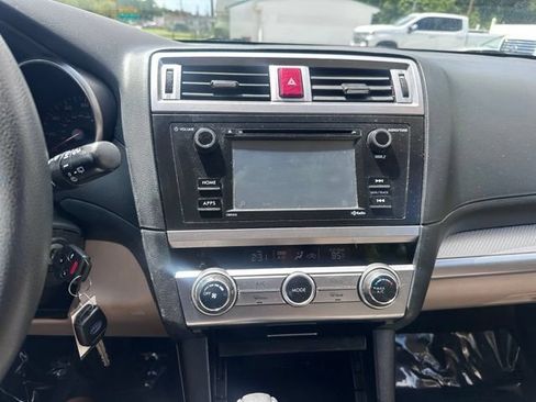Used 2017 Subaru Outback 2.5i AWD/4WD image 15