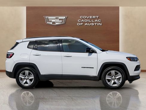 Used 2022 Jeep Compass Latitude w/ Convenience Group FWD image 5