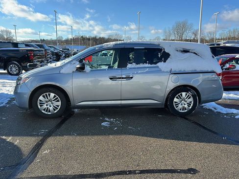 Used 2016 Honda Odyssey LX image 2