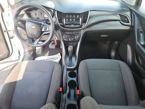 Used 2018 Chevrolet Trax LS AWD/4WD image 24