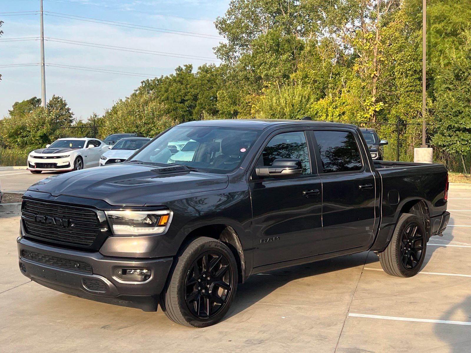 Used 2024 RAM 1500 Laramie AWD/4WD image 2