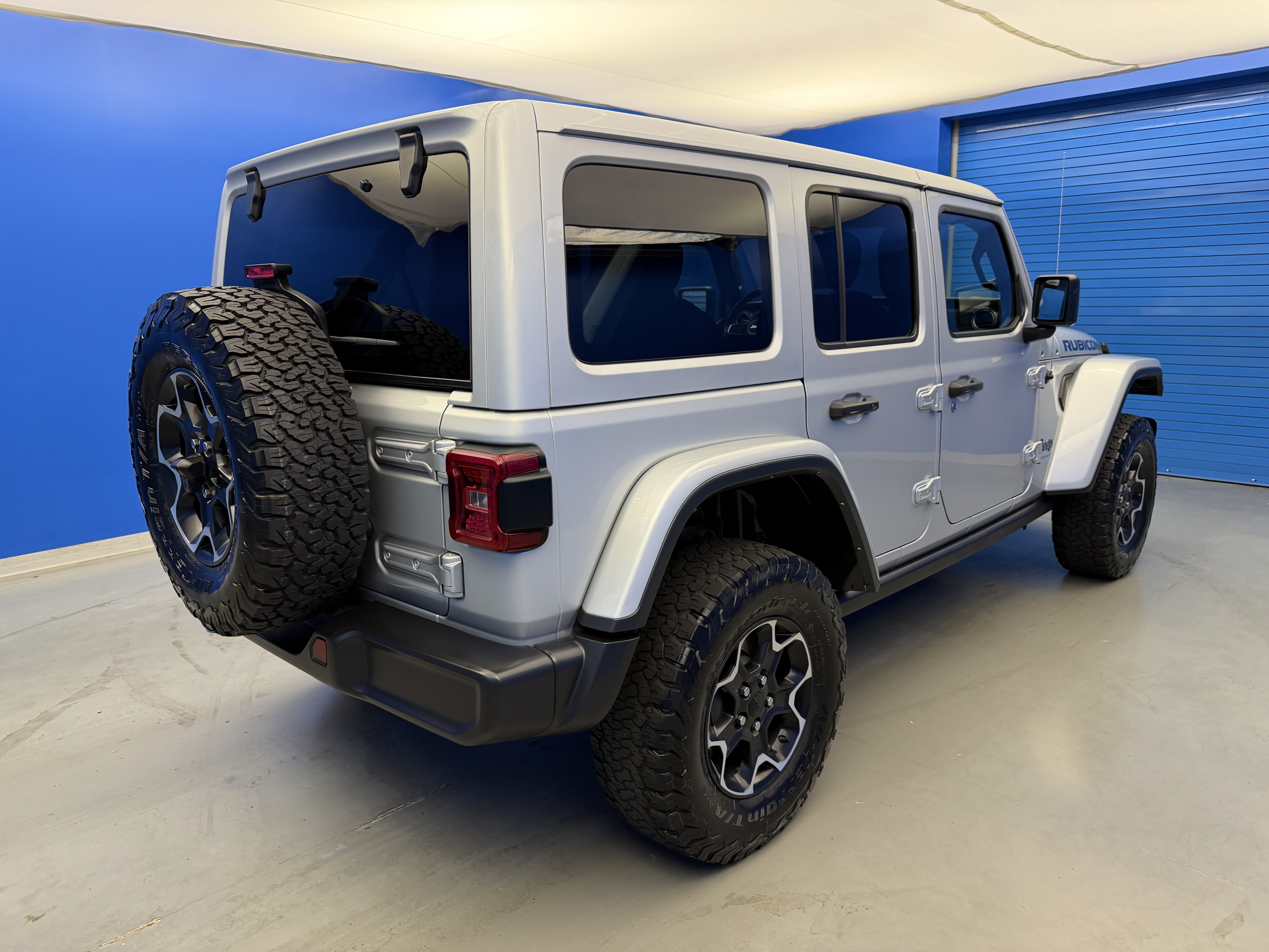 Used 2023 Jeep Wrangler Unlimited Rubicon 4xe w/ Cold Weather Group AWD/4WD image 7