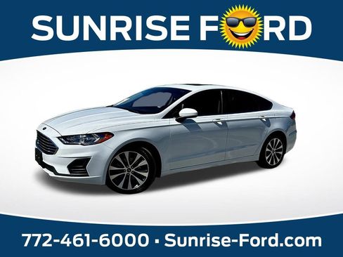 Used 2020 Ford Fusion SE image 1