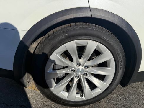 Used 2017 Tesla Model X 100D image 9