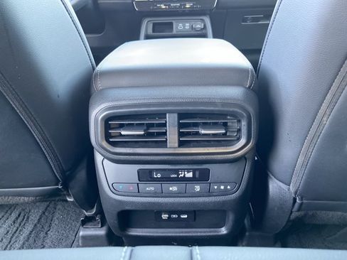 Used 2025 Honda Pilot EX-L image 48