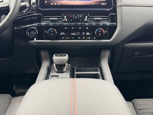 New 2026 Nissan Pathfinder SV image 25
