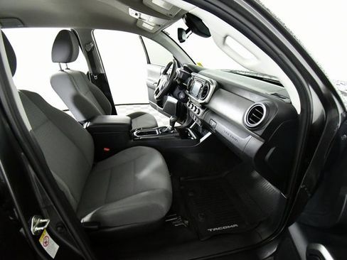 Used 2018 Toyota Tacoma SR5 image 22