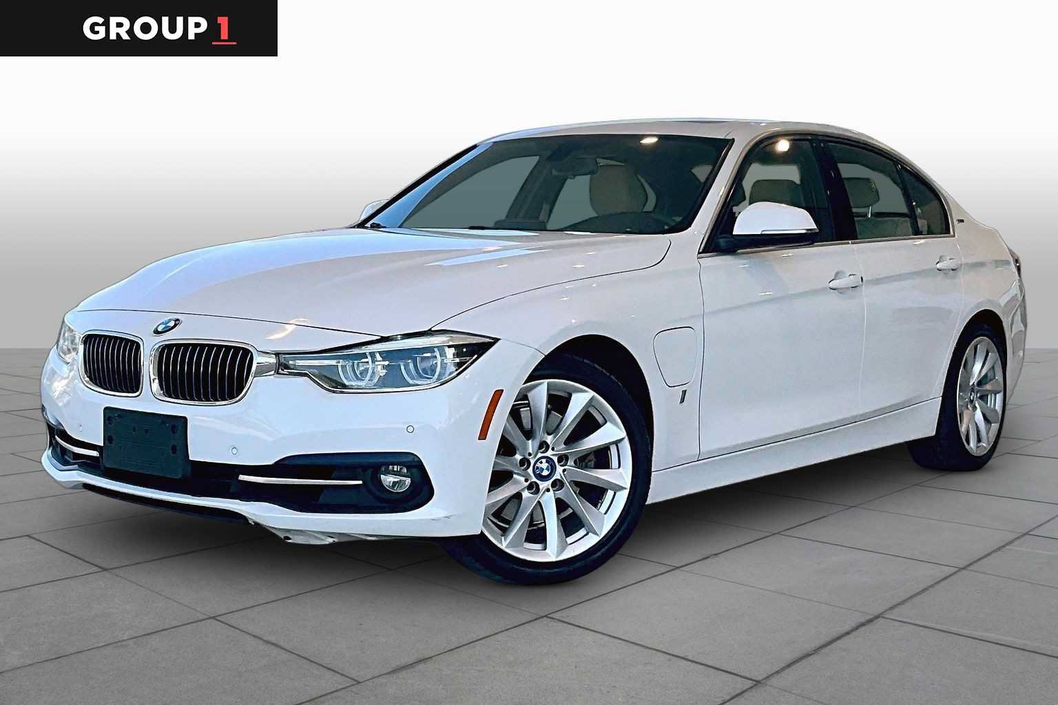 Used 2017 BMW 330e RWD image 1
