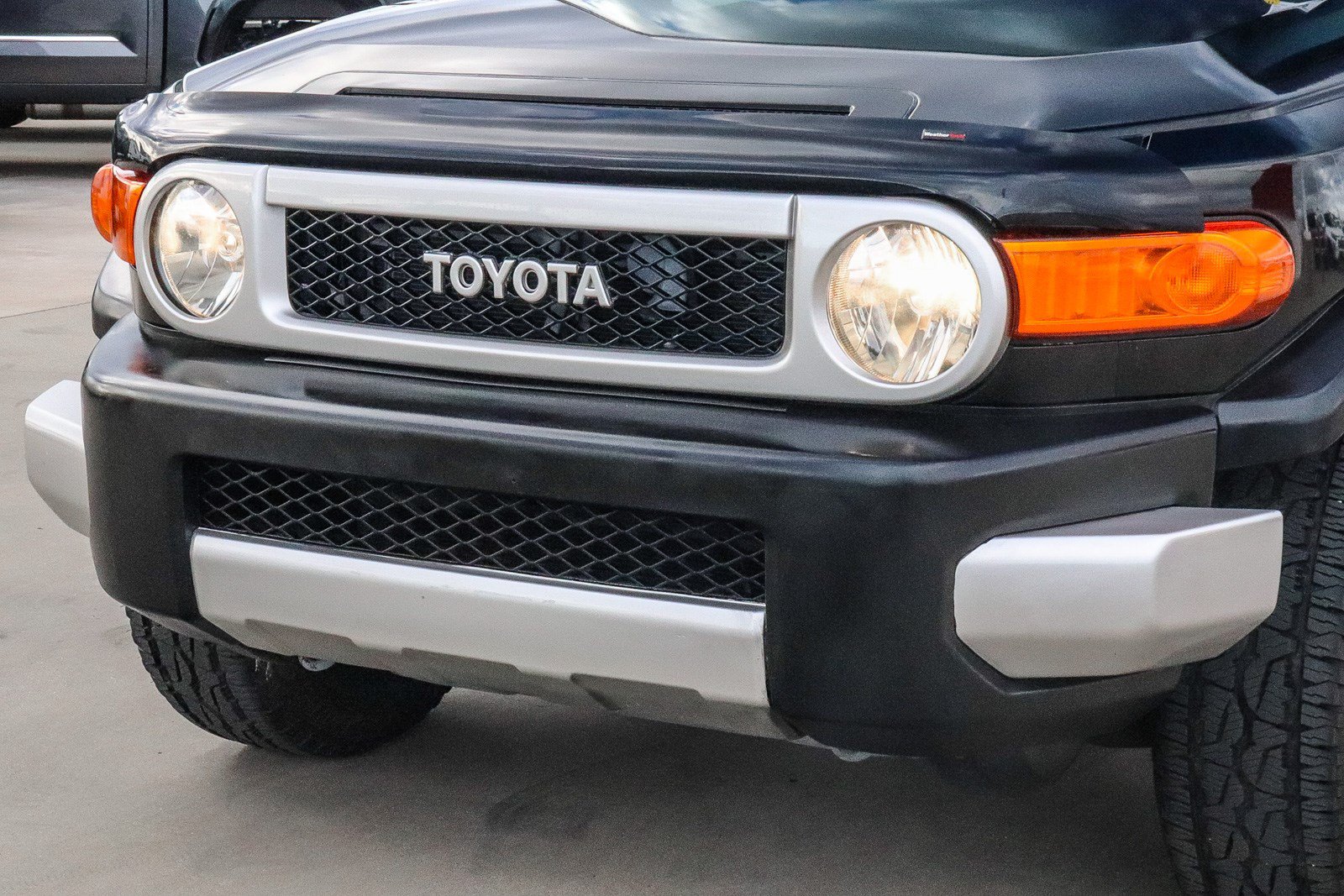 Used 2009 Toyota FJ Cruiser 2WD w/ Upgrade Pkg 2 image 9