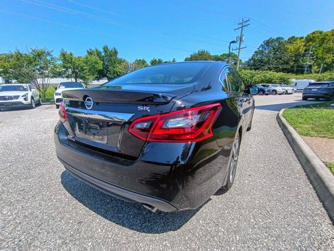 Used 2017 Nissan Altima 2.5 SR FWD image 3