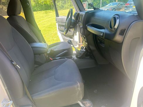 Used 2016 Jeep Wrangler Unlimited Sport AWD/4WD image 15