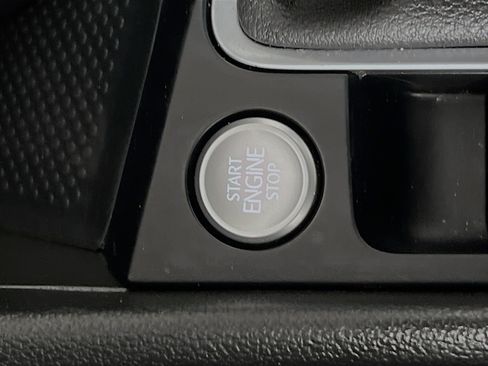 Used 2024 Volkswagen Jetta SE FWD image 23