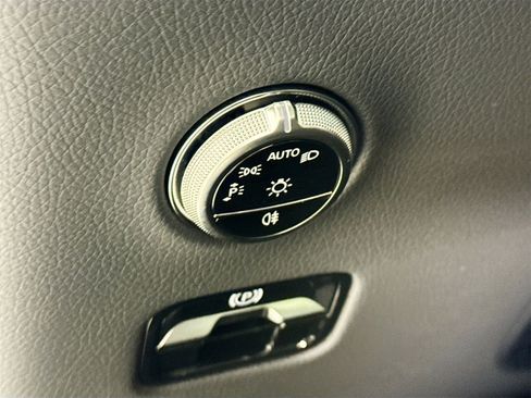 New 2026 Mercedes-Benz GLC 300 image 11