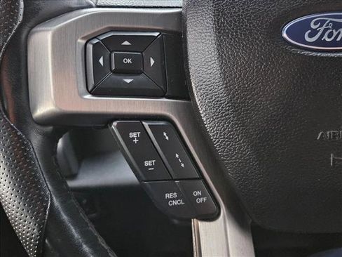 Used 2017 Ford F150 Platinum w/ Equipment Group 701A Luxury image 10