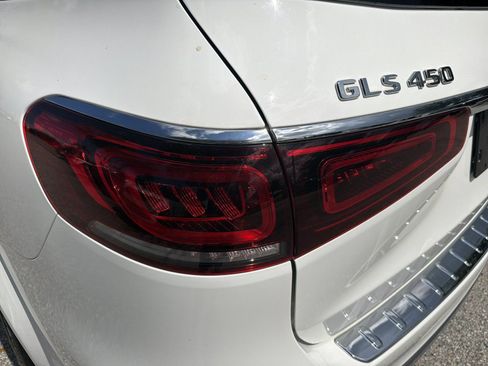 Used 2022 Mercedes-Benz GLS 450 4MATIC image 11