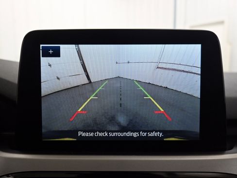 Used 2020 Ford Escape SE image 17