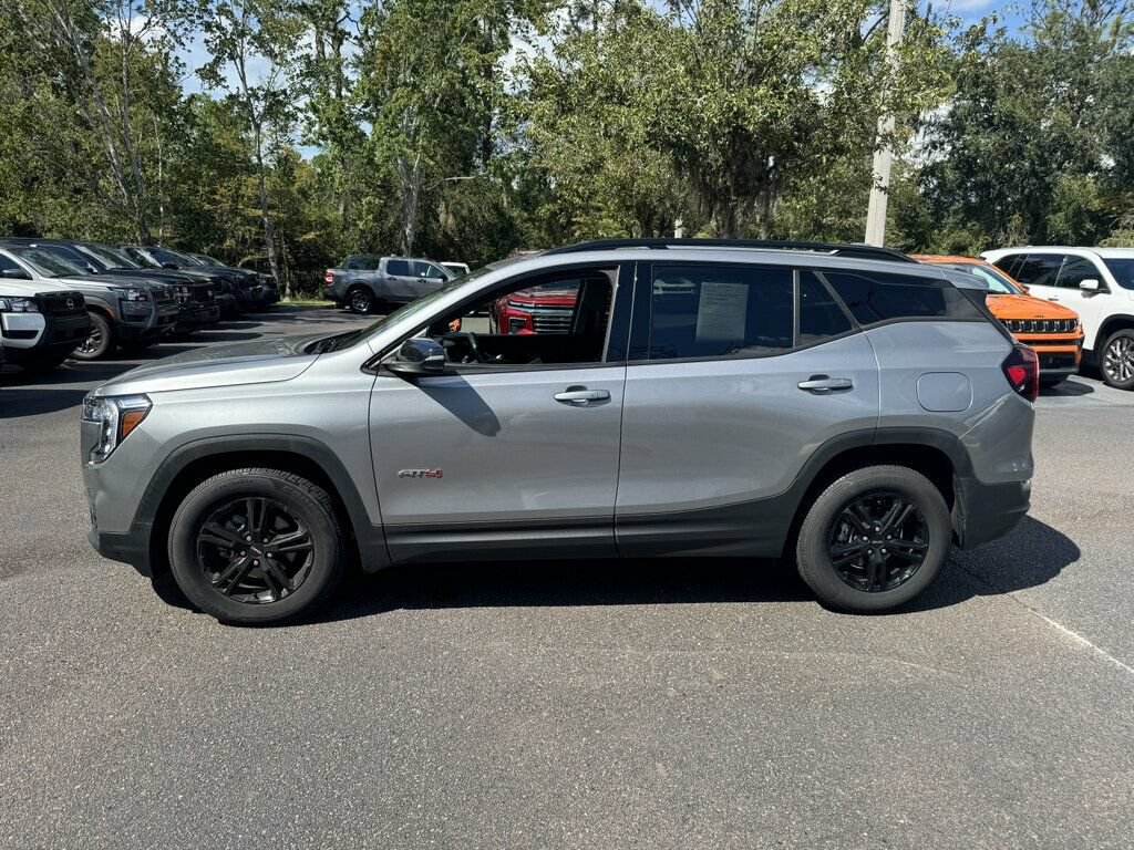 Used 2023 GMC Terrain AT4 AWD/4WD image 2