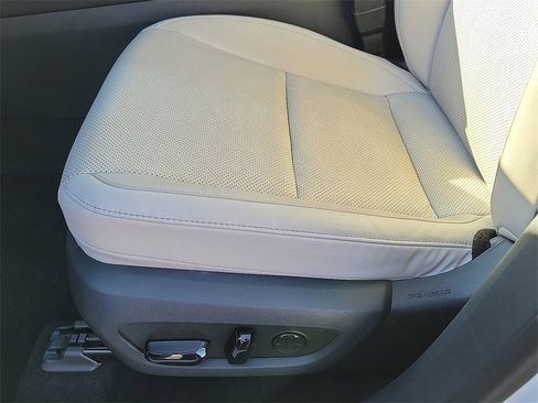 Used 2023 Lexus RX 350h image 14