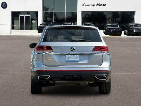 Used 2023 Volkswagen Atlas SE w/ Panoramic Sunroof Package FWD image 5