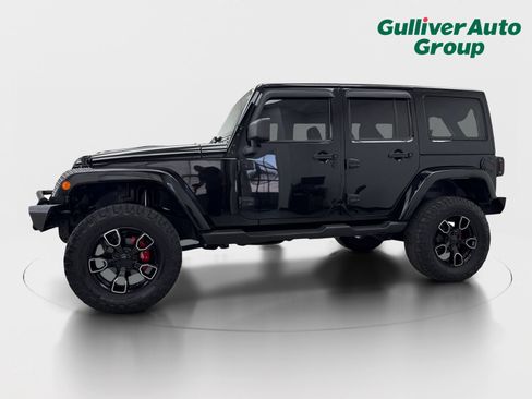 Used 2018 Jeep Wrangler Unlimited Sahara AWD/4WD image 2