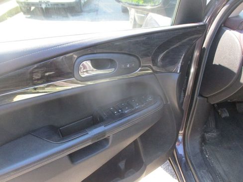 Used 2016 Buick Enclave Leather image 9