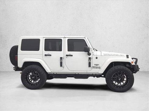 Used 2014 Jeep Wrangler Unlimited Sahara w/ Connectivity Group image 4