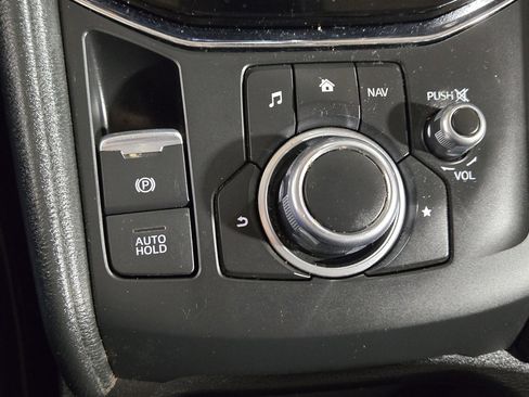 Used 2018 MAZDA CX-5 Touring w/ Preferred Equipment Package image 17