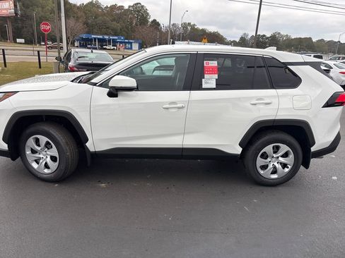 New 2025 Toyota RAV4 LE image 2