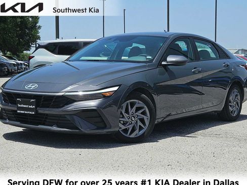 Used 2024 Hyundai Elantra SEL FWD image 1