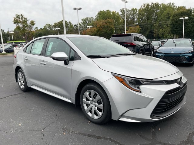 New 2027 Toyota Corolla LE FWD image 4