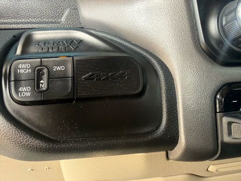 Used 2021 RAM 2500 Big Horn image 28