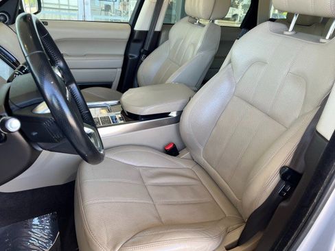 Used 2014 Land Rover Range Rover Sport HSE image 11