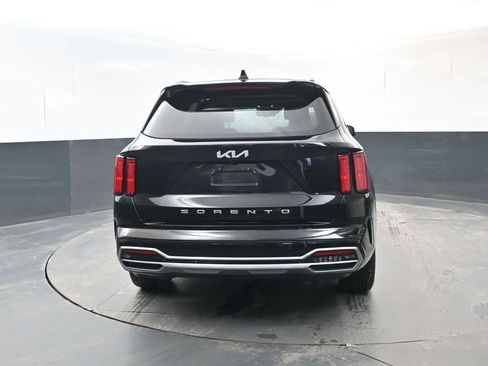 Certified 2022 Kia Sorento SX image 4