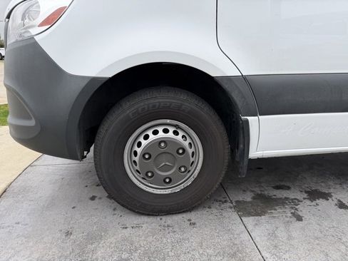 Used 2022 Mercedes-Benz Sprinter 3500 image 4