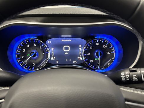 New 2026 Chrysler Pacifica Select AWD/4WD image 18