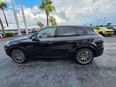 Used 2022 Porsche Cayenne AWD/4WD image 2