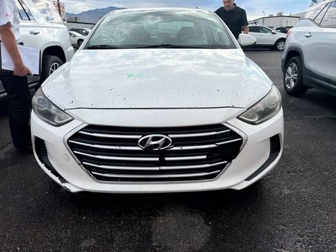 Used 2017 Hyundai Elantra SE FWD image 2