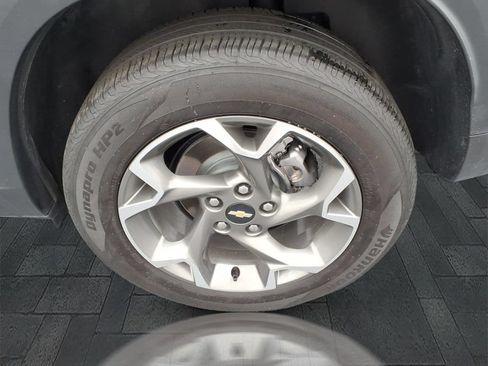 Used 2025 Chevrolet Trax LT FWD image 11