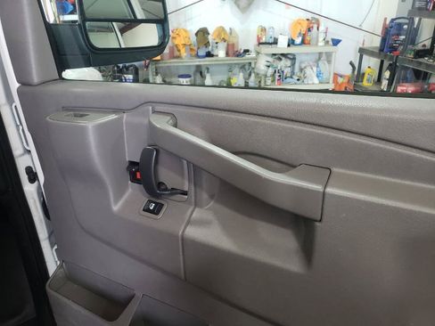 Used 2020 Chevrolet Express 3500 Extended w/ Driver Convenience Package RWD image 25