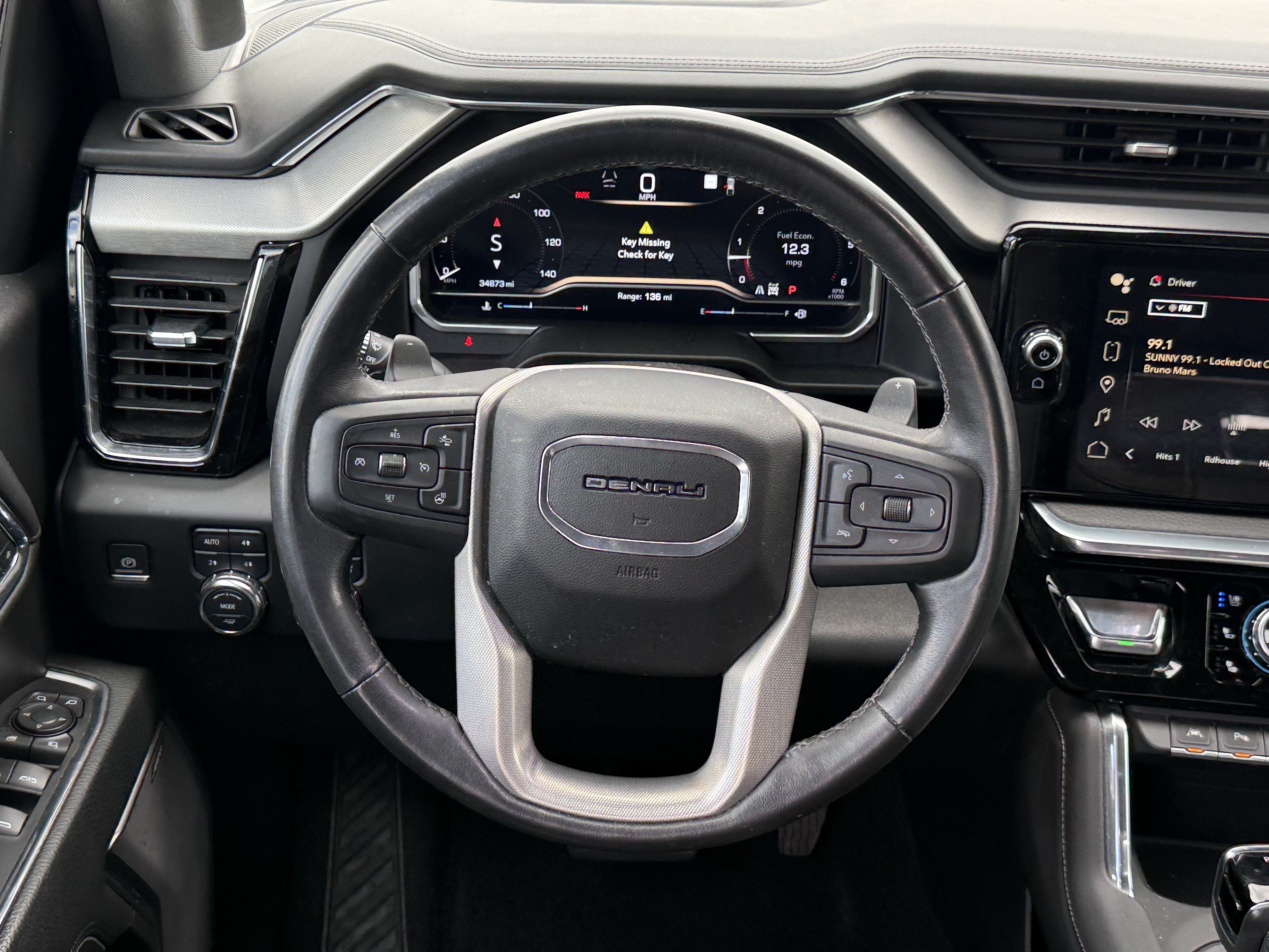 Used 2022 GMC Sierra 1500 Denali w/ Technology Package AWD/4WD image 12