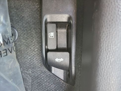 Used 2023 Toyota Corolla LE image 31