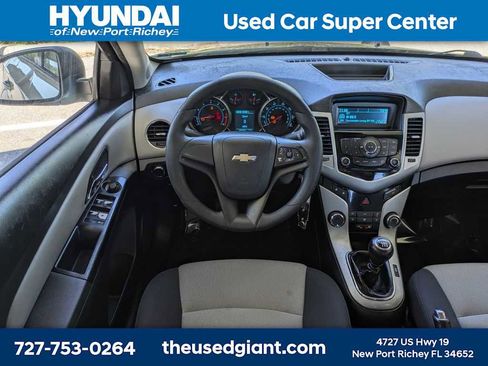 Used 2014 Chevrolet Cruze LS image 44