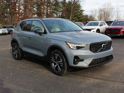 Used 2023 Volvo XC40 B5 Plus w/ Climate Package