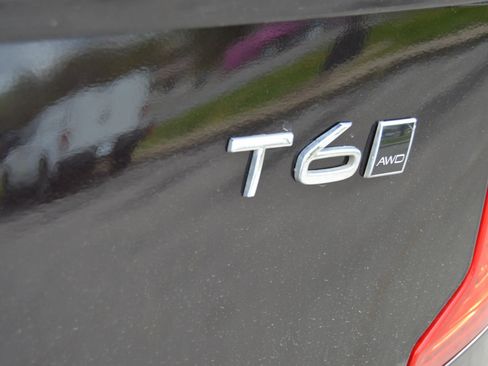 Used 2016 Volvo XC90 T6 Momentum w/ Momentum Plus Package image 7