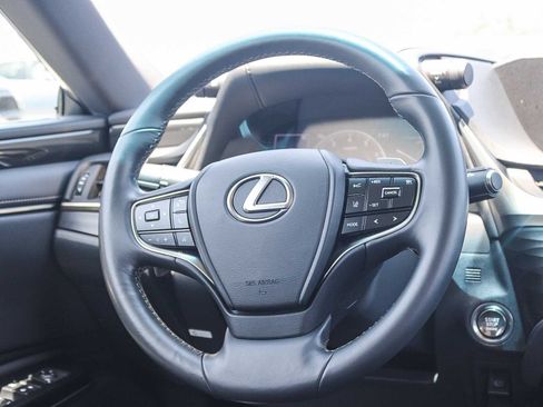 Used 2021 Lexus ES 350 w/ Accessory Package FWD image 17