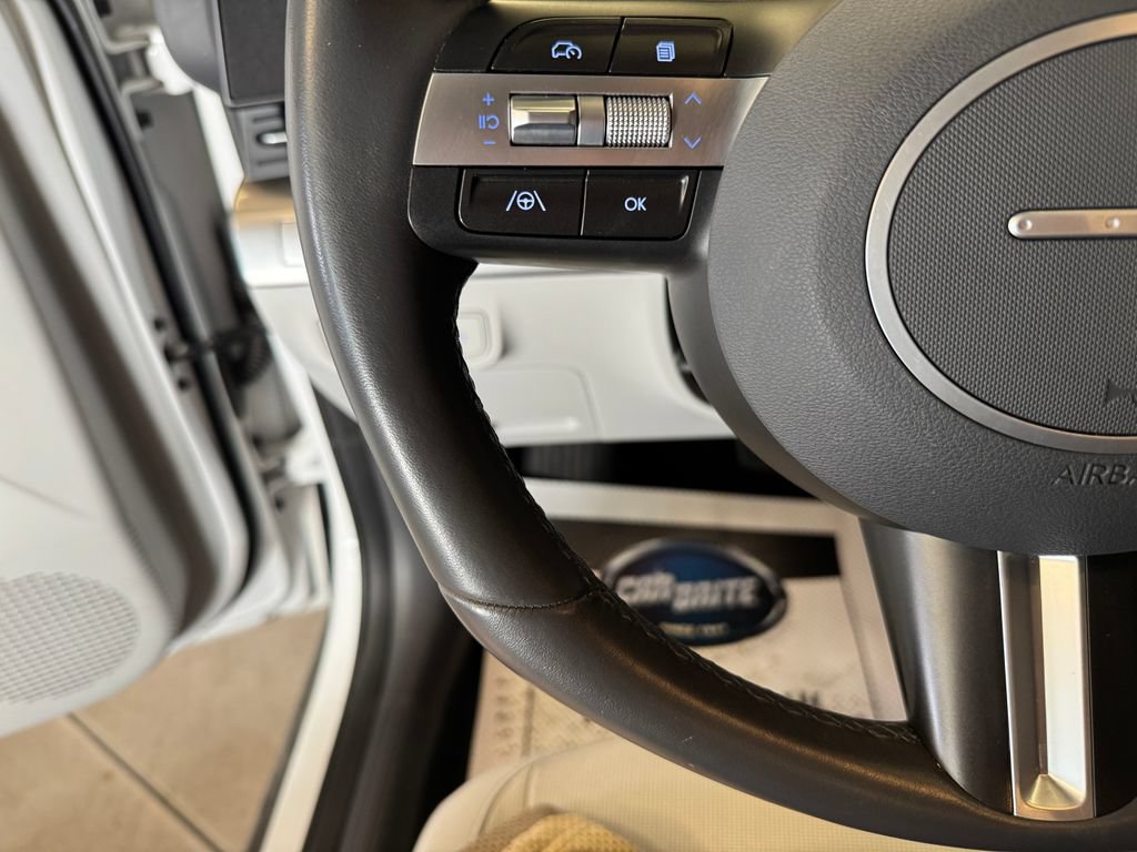 Used 2025 Hyundai Kona SEL FWD image 11