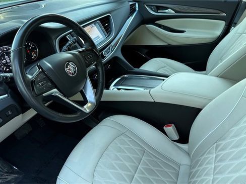 Used 2023 Buick Enclave Avenir w/ Avenir Technology Package image 10